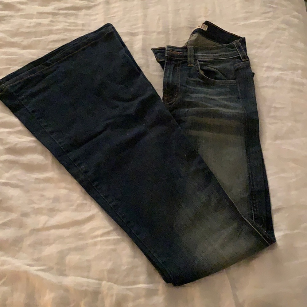 SUPER BELL BOTTOM // J. Brand // 25 // dark wash